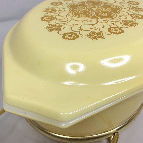 Vintage Pyrex 043 Kim Chee 1.5 QT Oval Casserole Dish with Lid Metal Wood Cradle - Picture 5 of 15